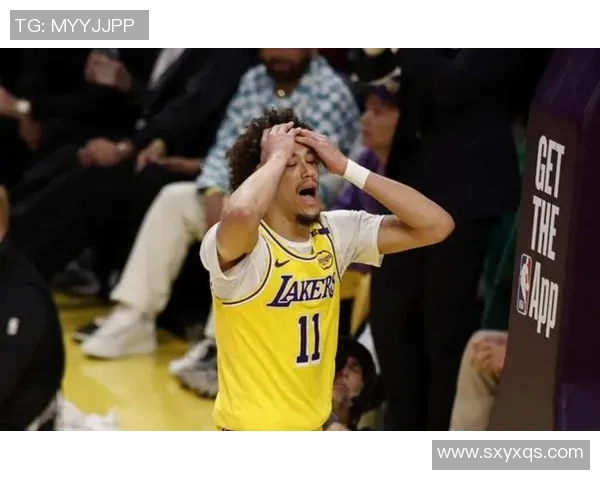 湖人主场惨败，浓眉哑火发飙，球迷心碎夜